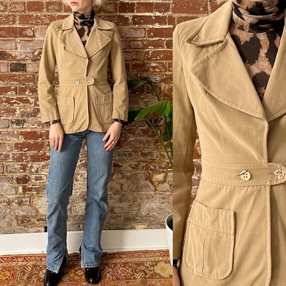 Khaki top fitted jacket