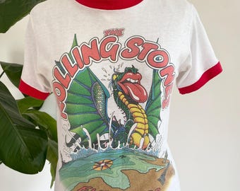 Camiseta vintage de la gira europea de los Rolling Stones de 1982 - Hecha en EE. UU. - Talla XS/S (corte corto) 43 x 61 cm