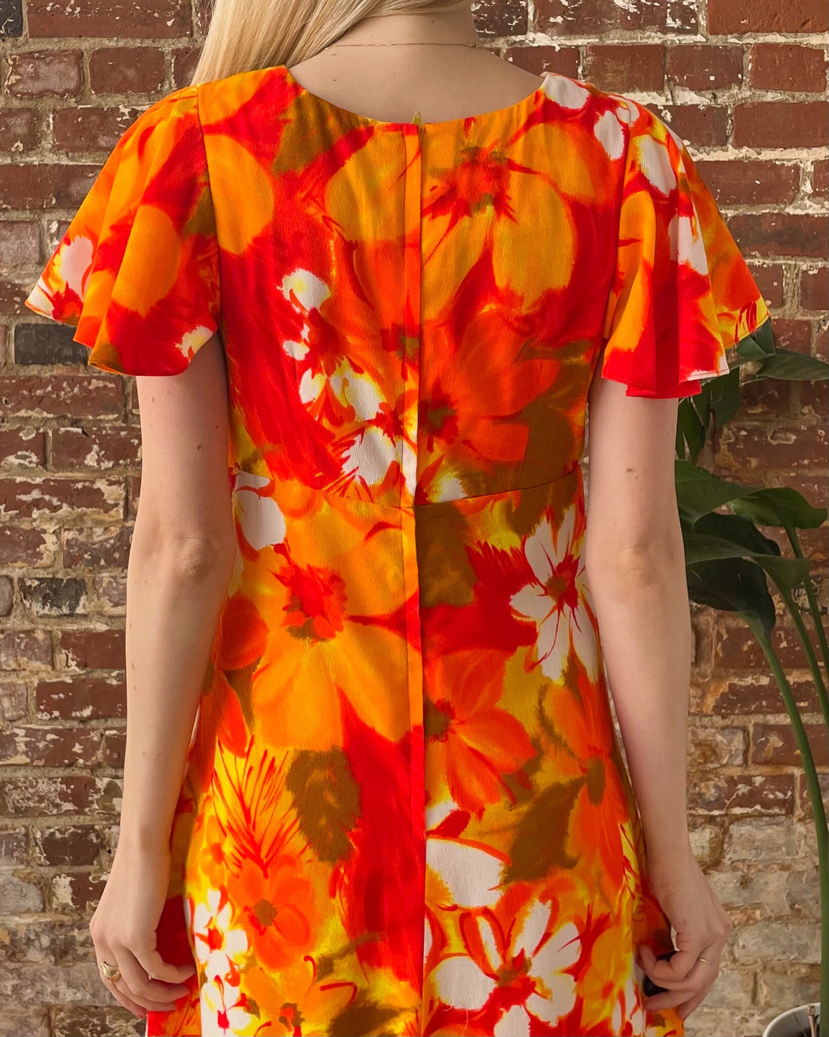 Vintage 1970s Mark Christopher Hawaii Orange Floral Flutter