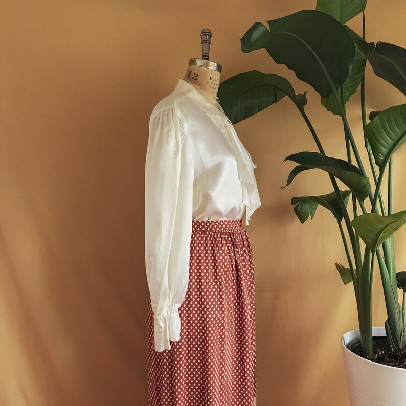 Made in USA Vintage 1990s Does 1970s Cream satin Pirate Blouse 90s Ruffle Collar Balloon Sleeve Blouse Large XL