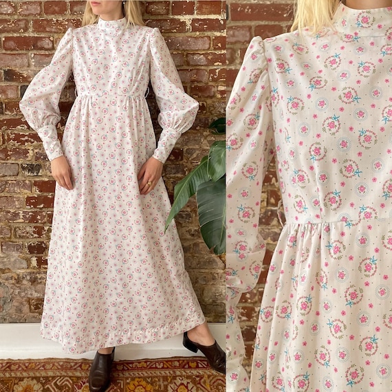 Vintage 1970s Romantic White Floral Wreath Print Prairie Maxi 