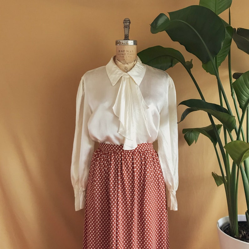 Made in USA Vintage 1990s Does 1970s Cream satin Pirate Blouse 90s Ruffle Collar Balloon Sleeve Blouse Large XL