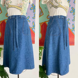 Vintage Levis Orange Tab 1970s Medium Wash Denim Wrap Skirt - 70s Soft Denim Tie Waist Wrap Skirt - Small Medium 27 - 32 Waist