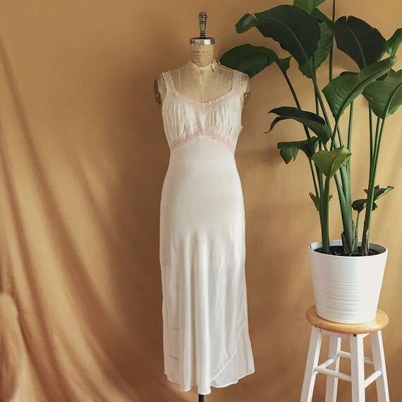 Vintage 1930s Cream & Pink Lace Bias Cut Maxi Slip