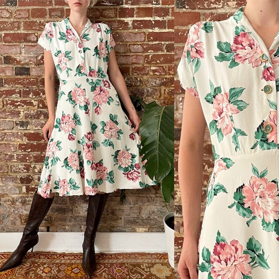 Vintage 1940s Large Floral Print Day Dress - 40s … - image 1