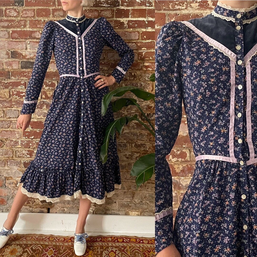 Vintage 1970s Navy Calico Floral Prairie Dress - 70s Velvet Yoke Lilac ...