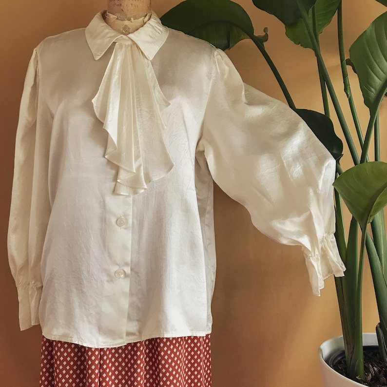 Made in USA Vintage 1990s Does 1970s Cream satin Pirate Blouse 90s Ruffle Collar Balloon Sleeve Blouse Large XL