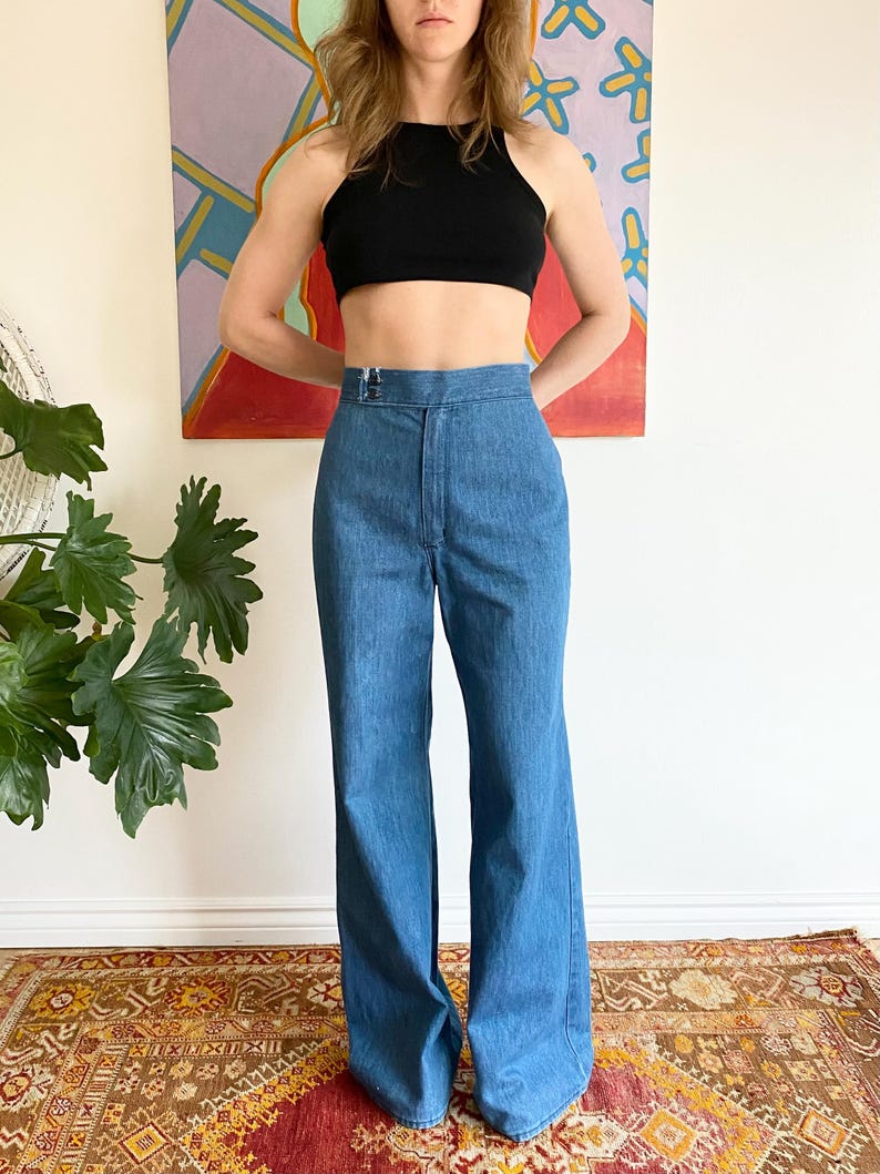 Pantalones vaqueros Wrangler de pierna ancha estilo marinero, estilo años 70, con bajo acampanado - Cintura 30/31, pierna larga imagen 5