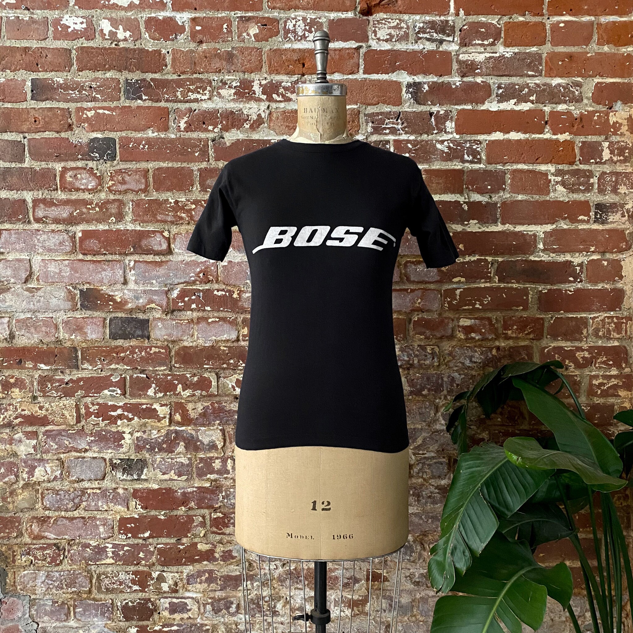 Vintage 1980s Bose Audio T-shirt - 80s Bose Felted Logo Tee