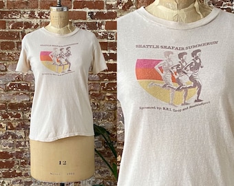 Vintage 1970s Seattle Seafair Summerun Marathon T-Shirt - 70s R.E.I. Co-Op Seattle Marathon Beige Tee - Single Stitch Made in USA - 18 x 25&quot;