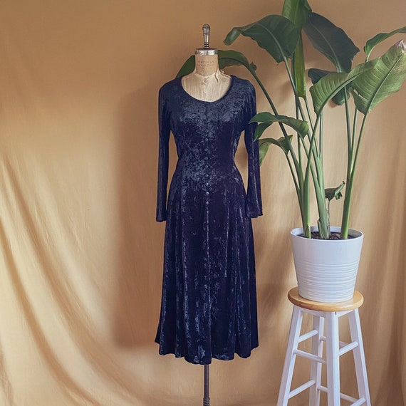 Vintage 1990s Black Crushed Velvet Long Sleeve Max