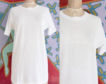 Vintage 80s Fruit Of The Loom Blank White T-Shirt - Small/Med 18.5" x 29"