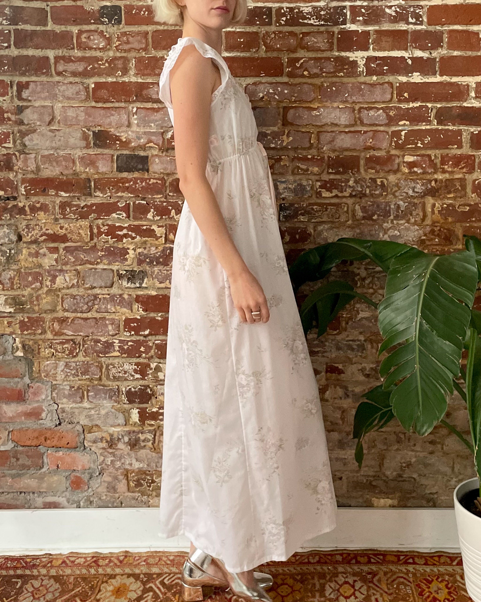 Vintage 1970s White Cotton Floral Night Gown - 70s White Vintage 1970s White Cotton Floral Night Gown - 70s White