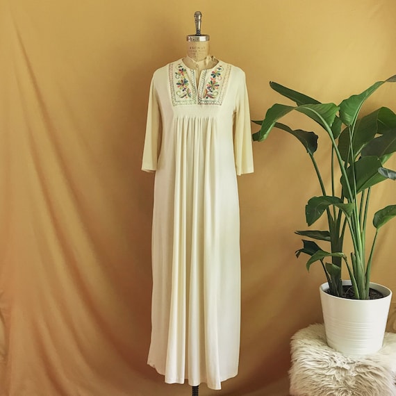 Vintage 1960s 1970s Avon Terry Cloth Embroidered R