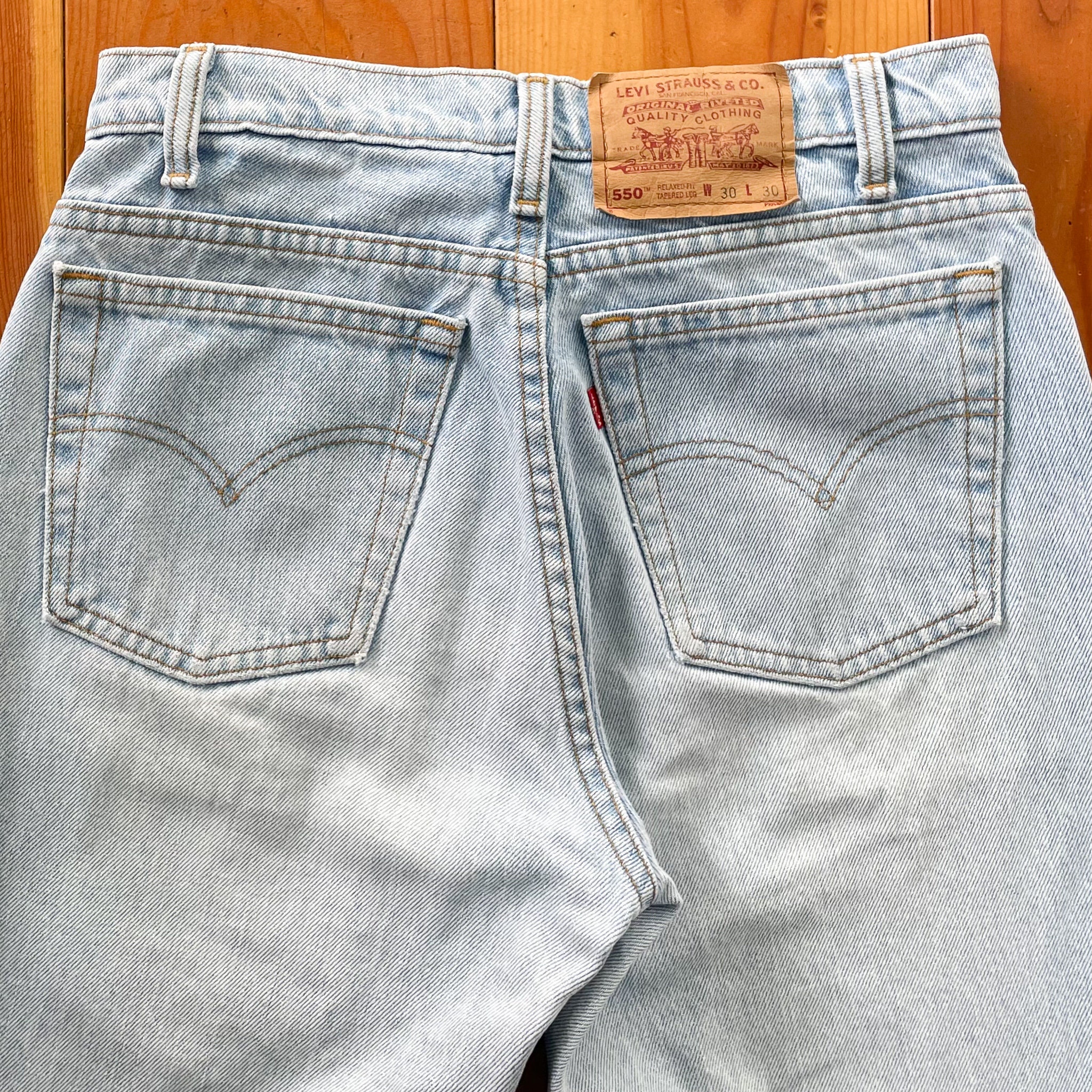 Vintage 1990s Levi's 550 Light Wash Relaxed Fit Jeans - 90s