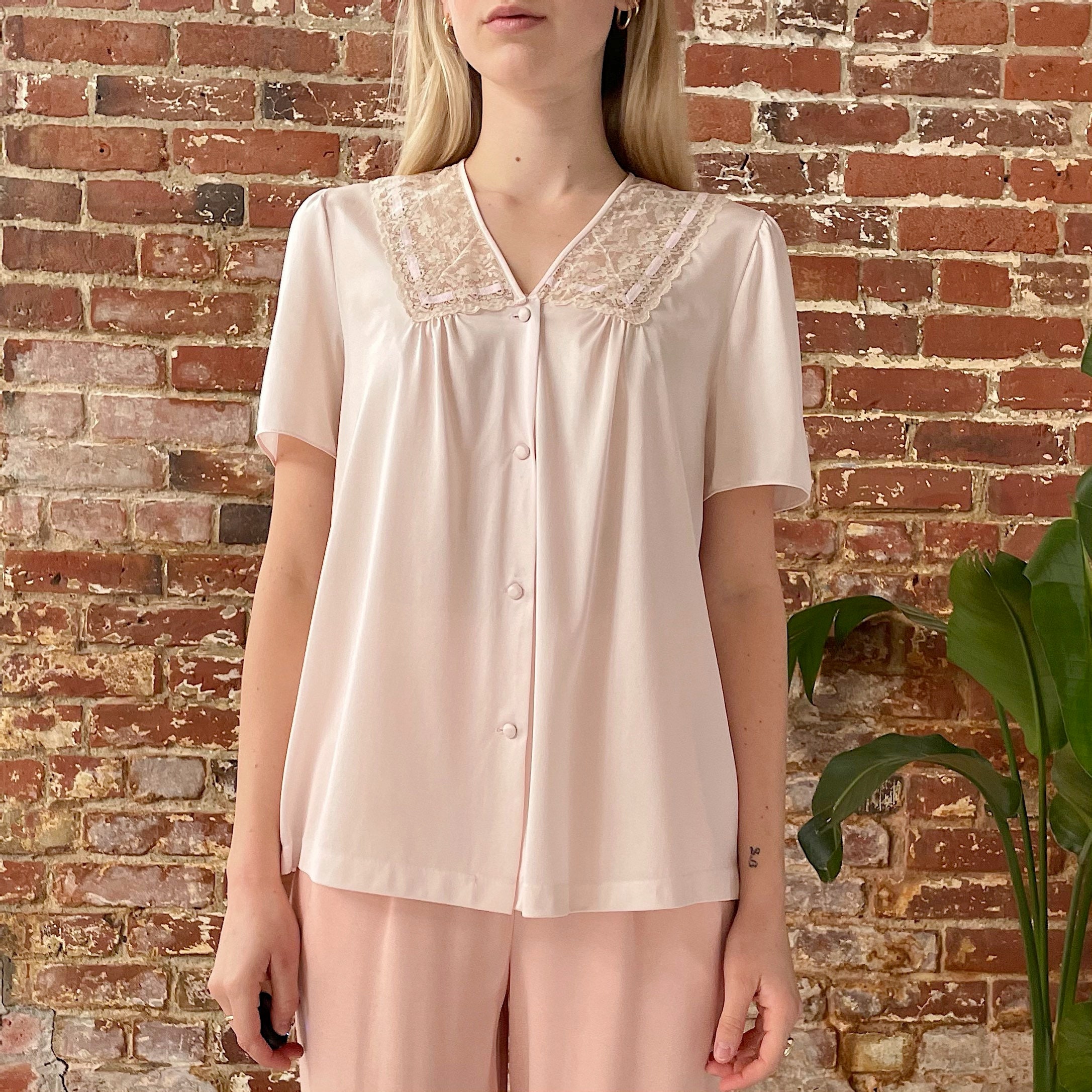 Monica Afgeschaft milieu Vintage 1960s Pale Pink Nylon Bed Jacket 60s Nylon Pyjama - Etsy Sweden