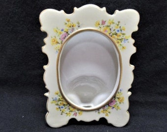 Vintage  5" tall Lefton Porcelain Picture Frame, Hand Painted Japan # 271, Beige w/ Floral Design Gold Trim, Oval Image size is  3.5"x2.5"