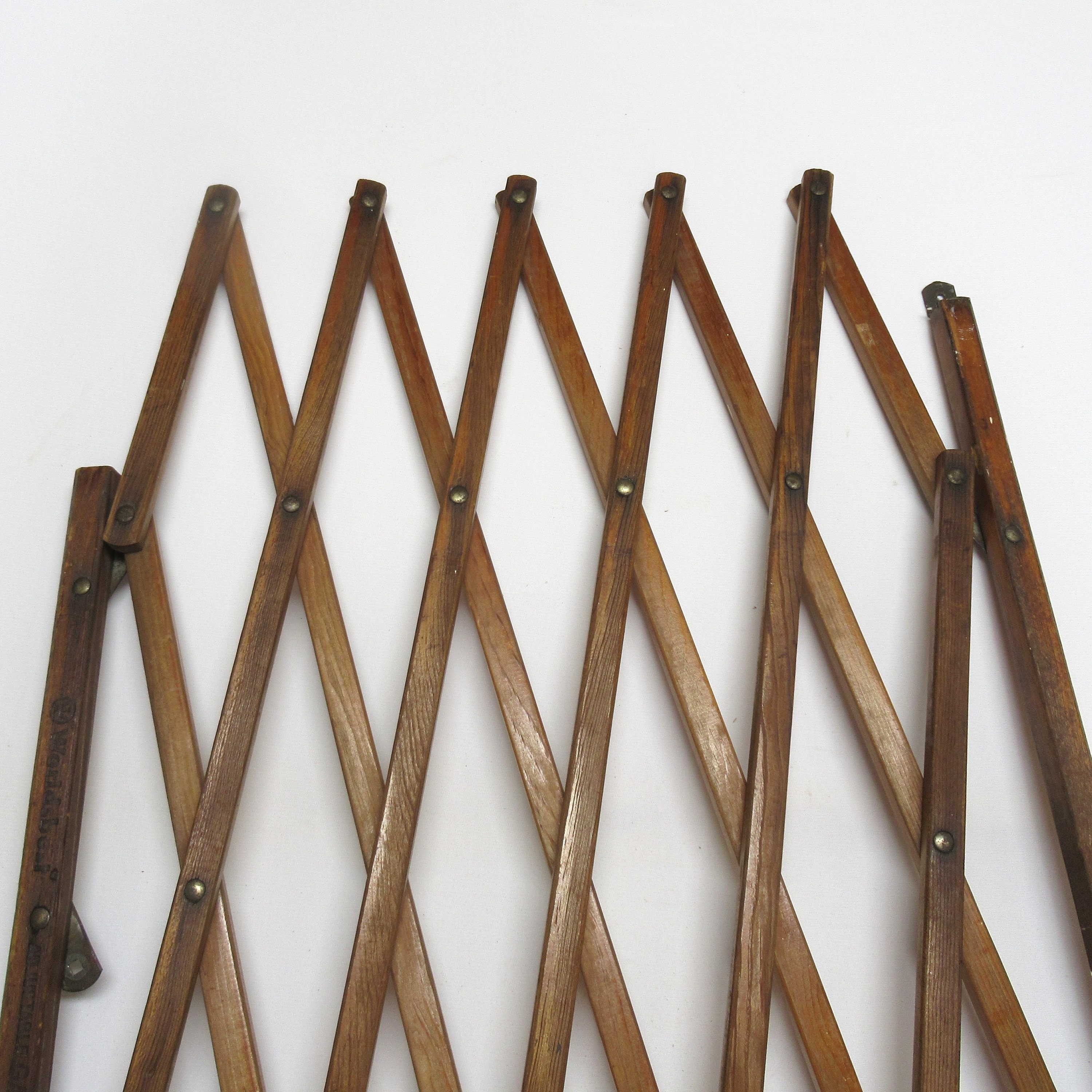 Accordion wood gate online