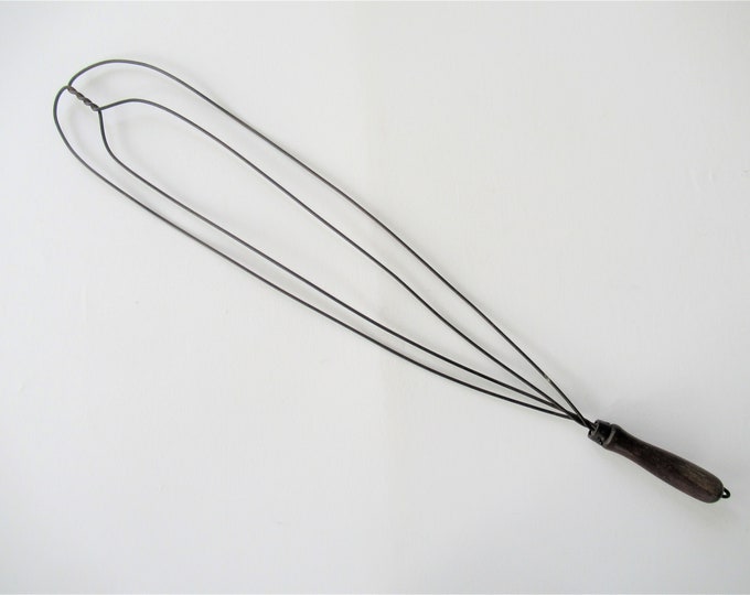 Antique Twisted Wire Rug Beater, Vintage 31 Long Metal With Wooden