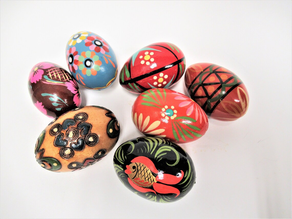 13 Vintage Wooden Eggs Laquered or Hand Carved Wood Egg Lot Etsy