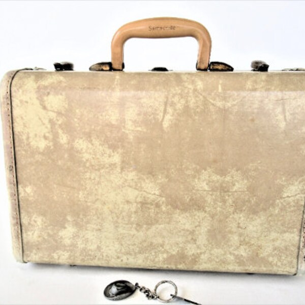 Vintage Samsonite Small Luggage, 15" x 10"  Cream Marbled Hard Suitcase Model #4715...1960s Weekend Case With Key !!...very Poor Condition.