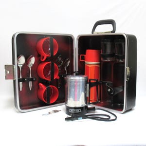 Vintage Executair 702C  Portable Coffee Bar, Traveling 3cup Empire Pot, Black Hard Carrying Case 11 pc Set ALL Original PLUS Key