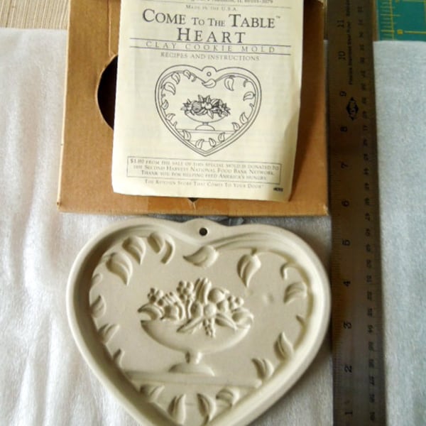 Come to the Table, Pampered Chef 1999 Cookie Mold, Stoneware Cookie Mold, Family Heritage Collection