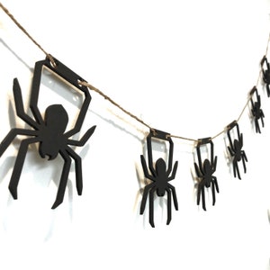 Wood Spider Garland - Halloween Decor - Fireplace Garland - Halloween Banner - Spider Decorations - Halloween Party