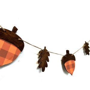 Fall Wood Garland - Acorn Garland - Thanksgiving Decoration, Autumn Sign, Fall Garland, Leaf Banner, Fall Plaid, Fall Decoration