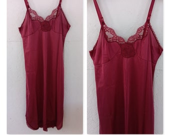 MOVIE STAR Red Full Slip Dress Size 34 Vintage Lingerie Nylon Lace Trim Adjustable Straps