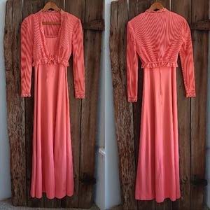 Vtg 70s Salmon Sleeveless Maxi Dress w/ Lace Trim Long Sleeve Shrug Jacket *A