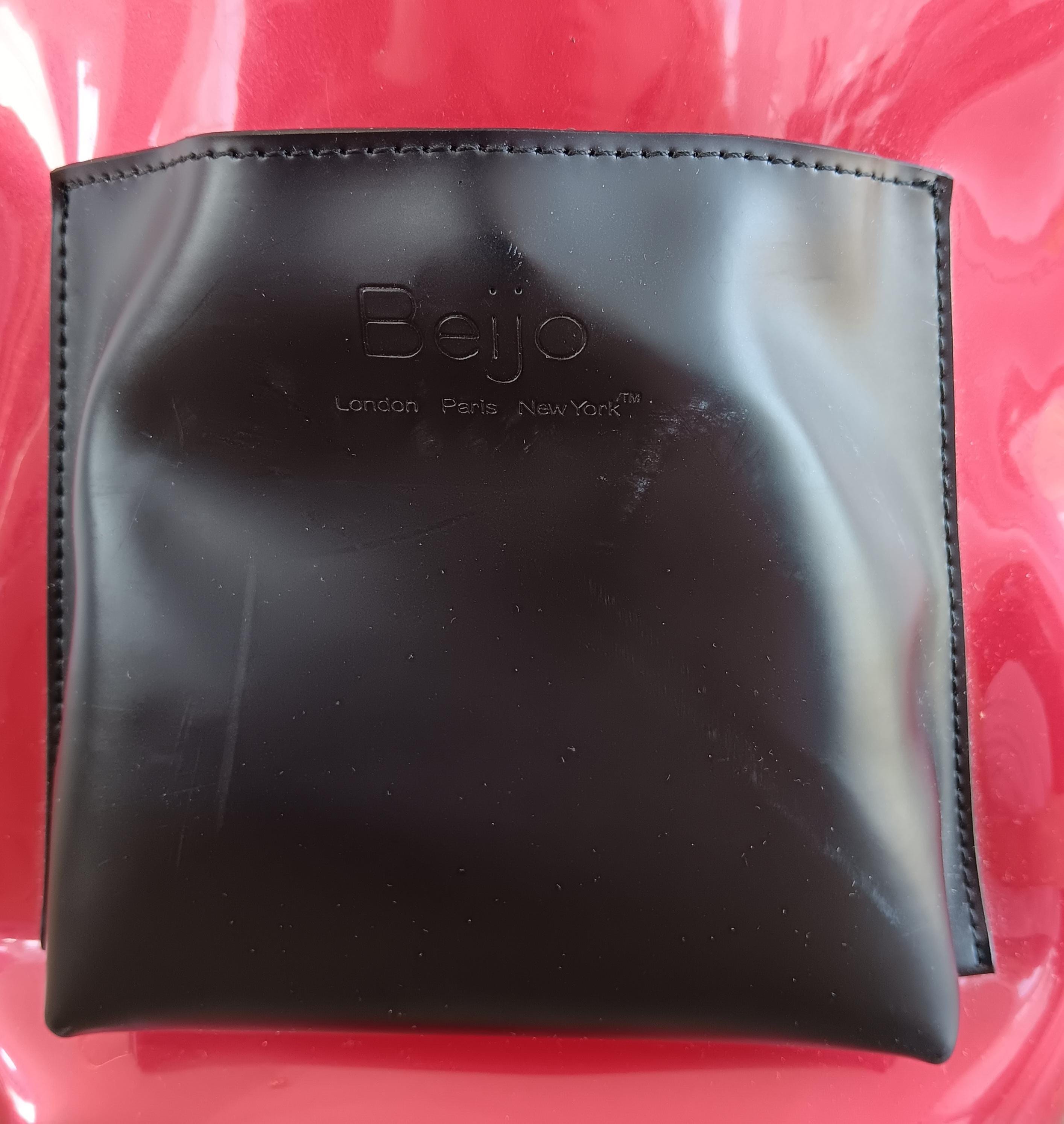 Beijo London Paris New York Vintage Red Black Backpack  display picture 1