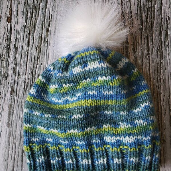 Knit hat with faux-fur pompom - green/ blue