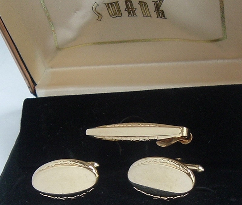 Boutons De Manchette Et Fixe-cravate Swank En Jade Vert Ovale - Occasion élégante