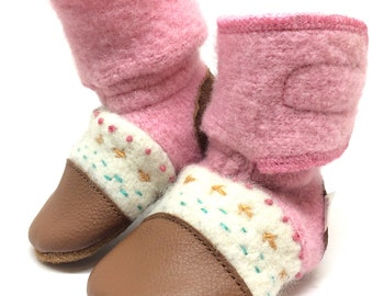 Abalone wool booties / hand embroidered