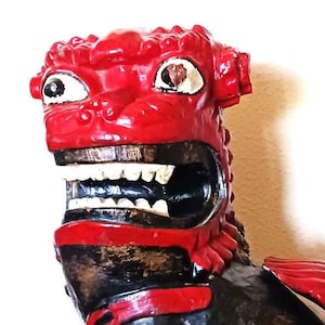 Lion Foo Dog Wood Statue Handcrafted Vintage