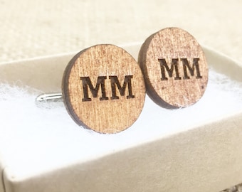 Huwelijksdagcadeaus voor jongens Gepersonaliseerde houten manchetknopen Houten manchetknopen Aangepaste gepersonaliseerde monogram met initialen Aangepaste manchetknopen