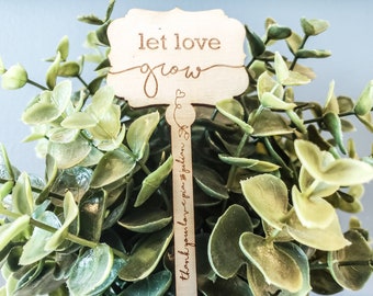 Plant Wedding Favors Let Love Grow Succulent Stake Plant Tags Personalized Wood Sign Tags for Wedding Favor Place Setting Table Number Plant