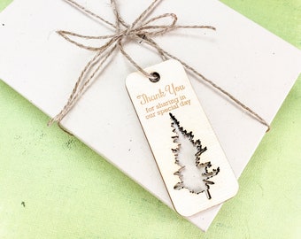 Engraved Wood Wedding Favor Keychains: Rustic Tree Gift Tags