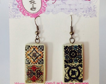 Small earrings of Portuguese jewelery and tiles.