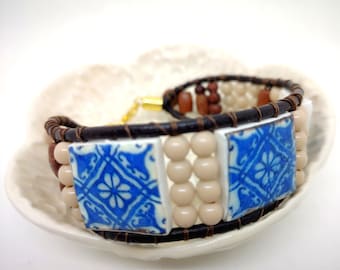 Leather wrap stackable bracelet, glass beads and Portuguese tile miniatures, Portuguese artisan jewelry, ideal gift for Christmas 2022