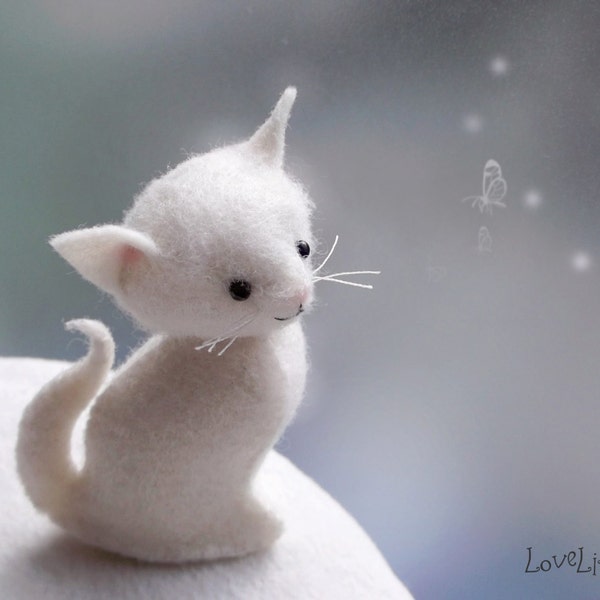 Felt cat, cute kawaii mini kitten, felt hand sewn decoration plushie -  Made To Order