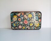 Medium/large European tin, collectable tin, old tin, decorative tin, collectable tin, Italian decorative tin, Perugina tin