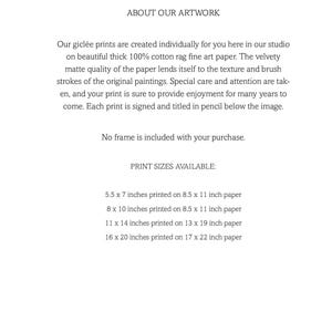 K&ouml;nnte beinhalten: Ein wei&szlig;es Informationsdokument mit schwarzem Text unter dem Titel ABOUT OUR ARTWORK. Es beschreibt Gicl&eacute;e-Drucke auf 100% Baumwoll-Rag-Papier, die mit Bleistift signiert und betitelt sind. Es listet verf&uuml;gbare Druckgr&ouml;&szlig;en von 5,5 x 7 bis 16 x 20 Zoll auf.