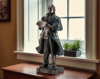Victorian Sherlock Holmes Detective Polyresin Decorative Figurine Classic Literature Statue Decor Collectible 5.31x3.74x11.02 inch