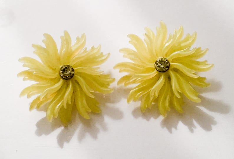Vintage Jewelry Pale Yellow Celluloid Earrings