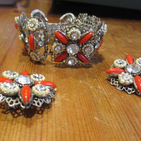 Selro Bracelet with Earrings Set, Pearl, Rhinestone, Lucite, 1950s Vintage Jewelry