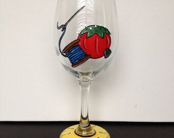 Sewing Wine Glass - Seamstress Wine Glass - Seamstress Gift - Sewing Gift -Crafter Glass