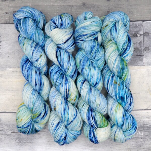 Mimblewimble (Worsted Merino, variegated) - speckled blue and yellow