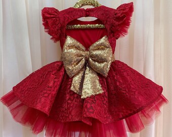 dresses of red and gold
